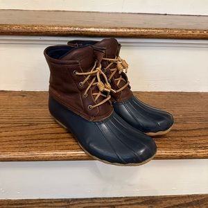 Sperry Women's Saltwater Duck Boot Navy/Tan size 9.5